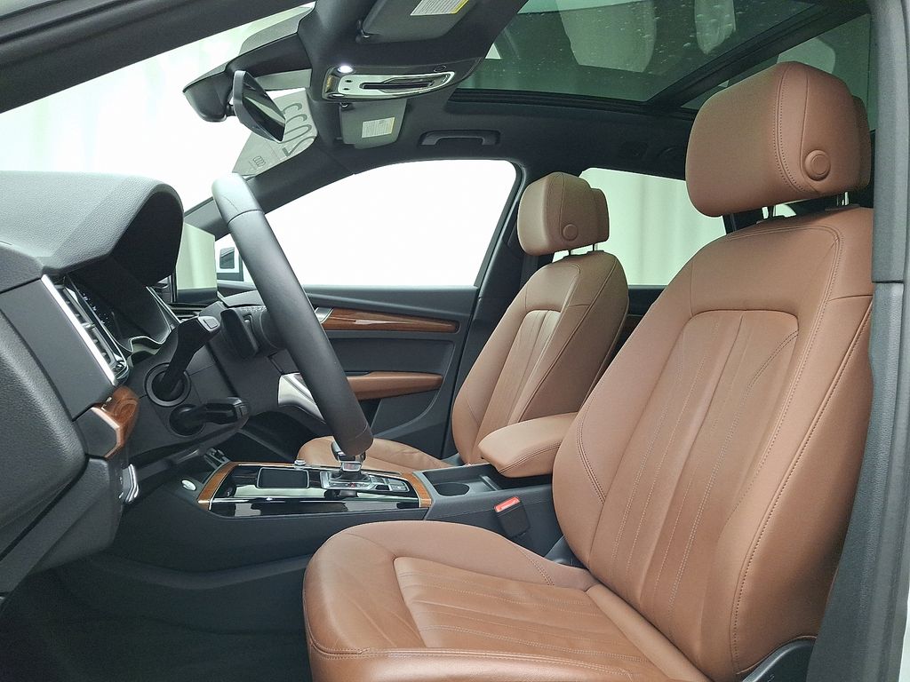 Thumbnail: 2023 Audi Q5 - 13