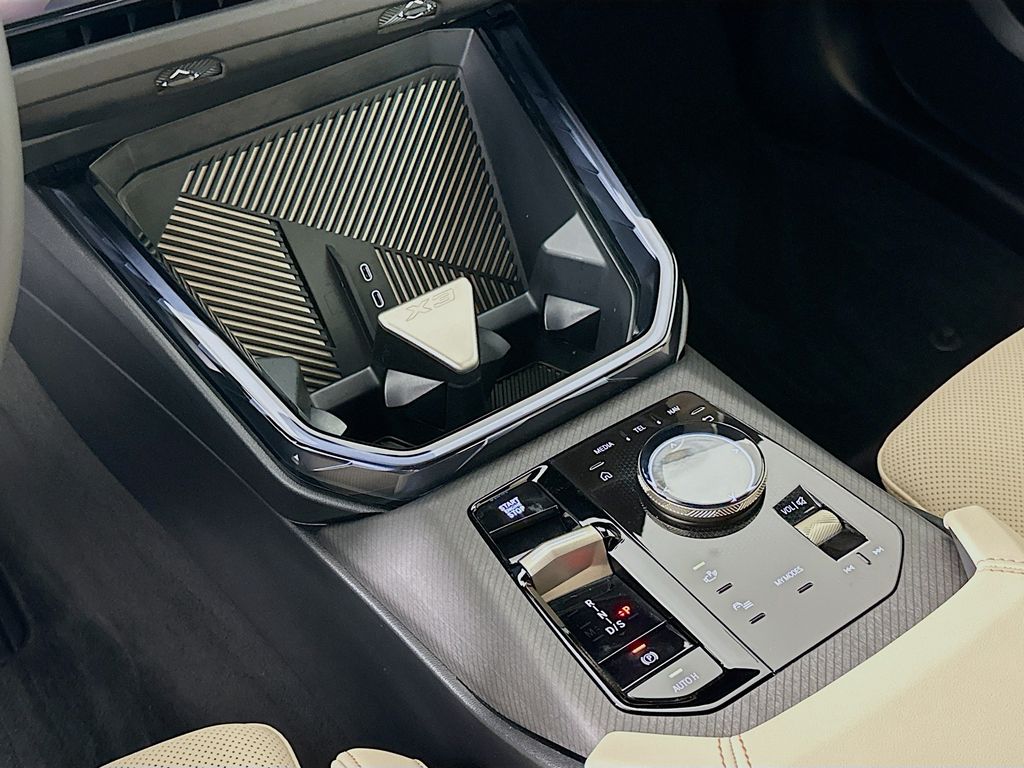 Thumbnail: 2025 BMW X3 - 16