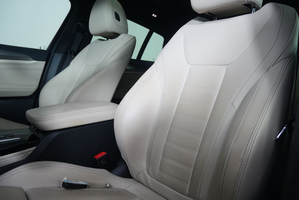 Thumbnail: 2020 BMW X4 - 10