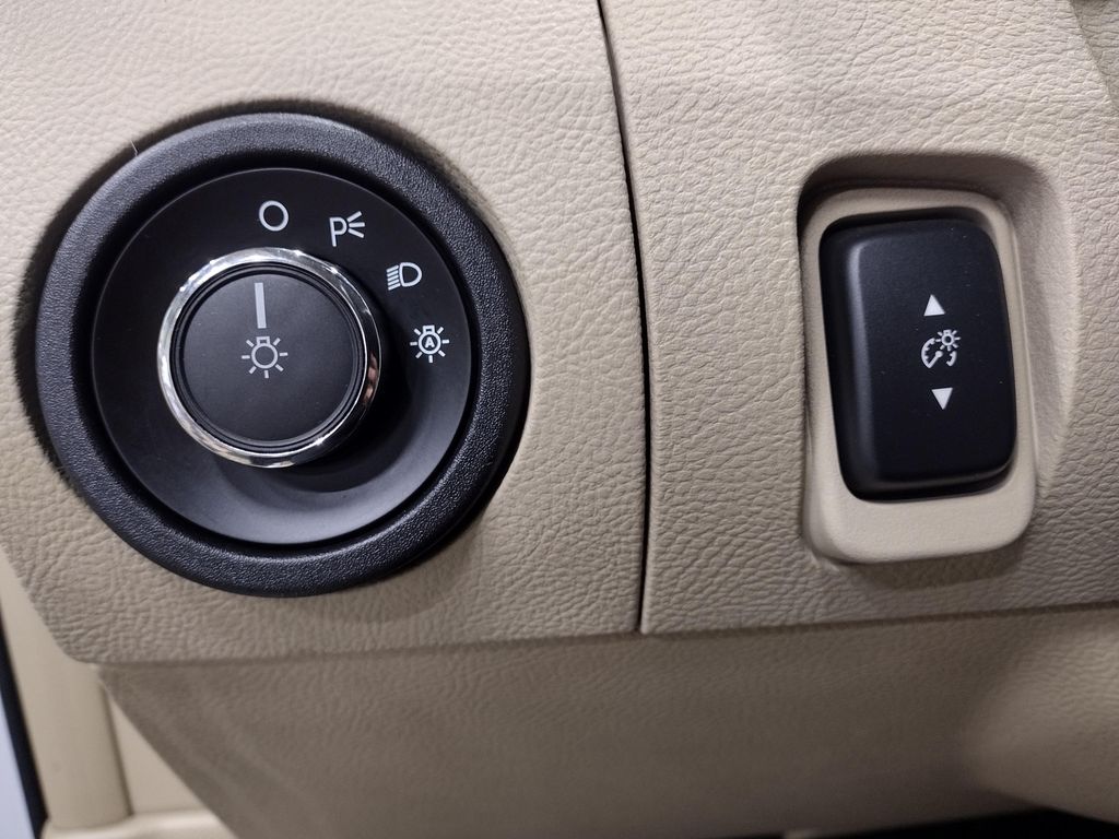 2016 Ford Taurus SEL