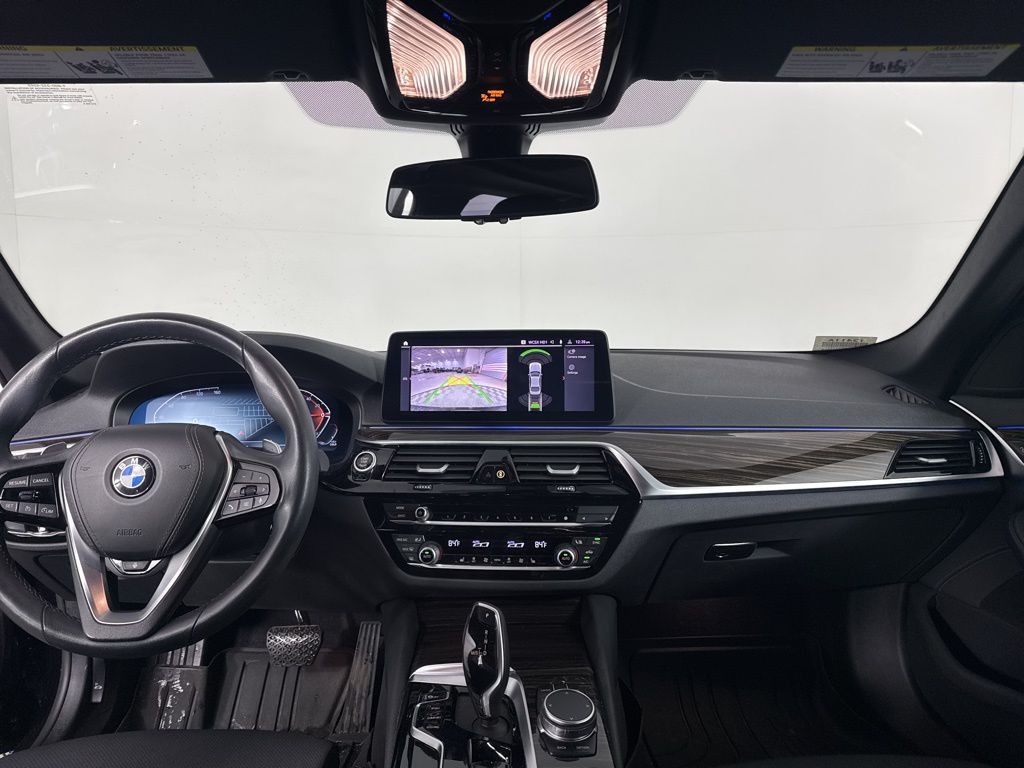 Thumbnail: 2023 BMW 5 Series - 23