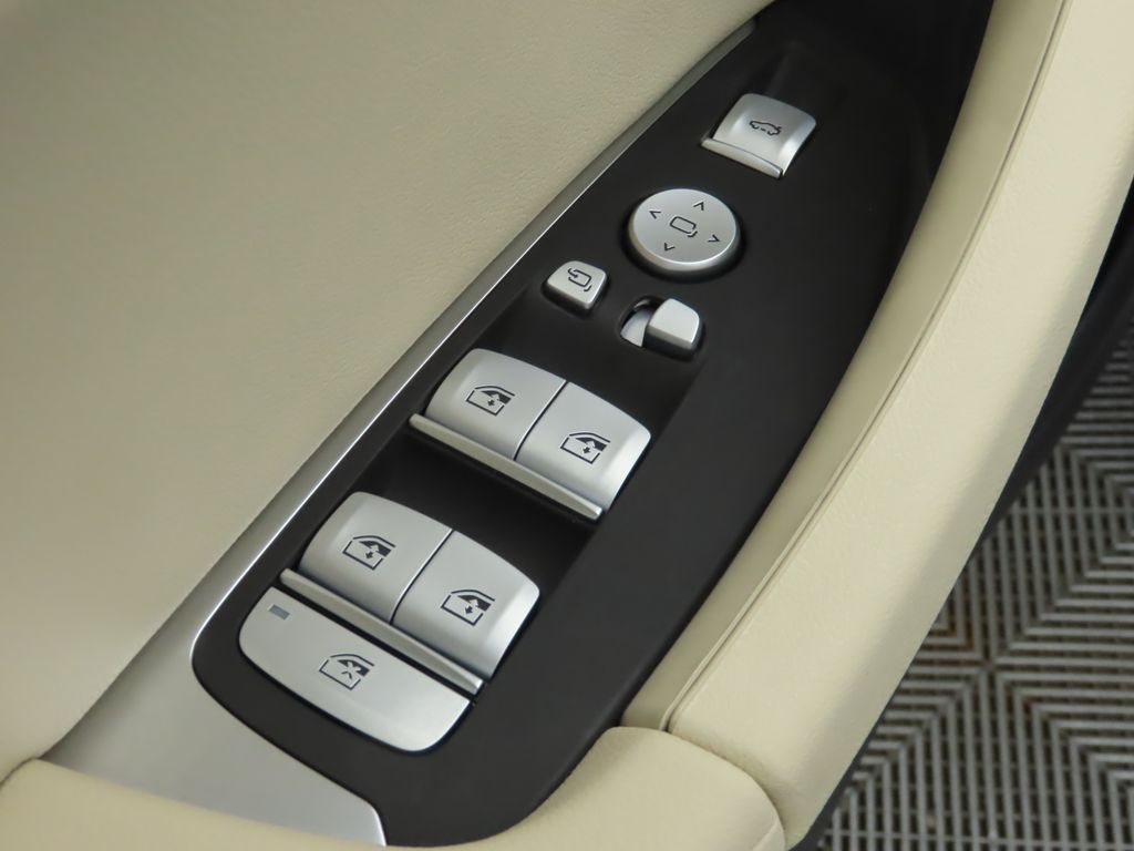 Thumbnail: 2025 BMW X4 - 24