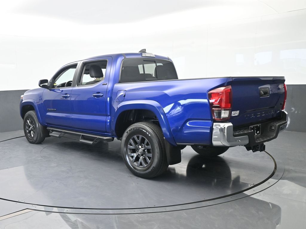 Used 2022 Blue Toyota SR5 image 4