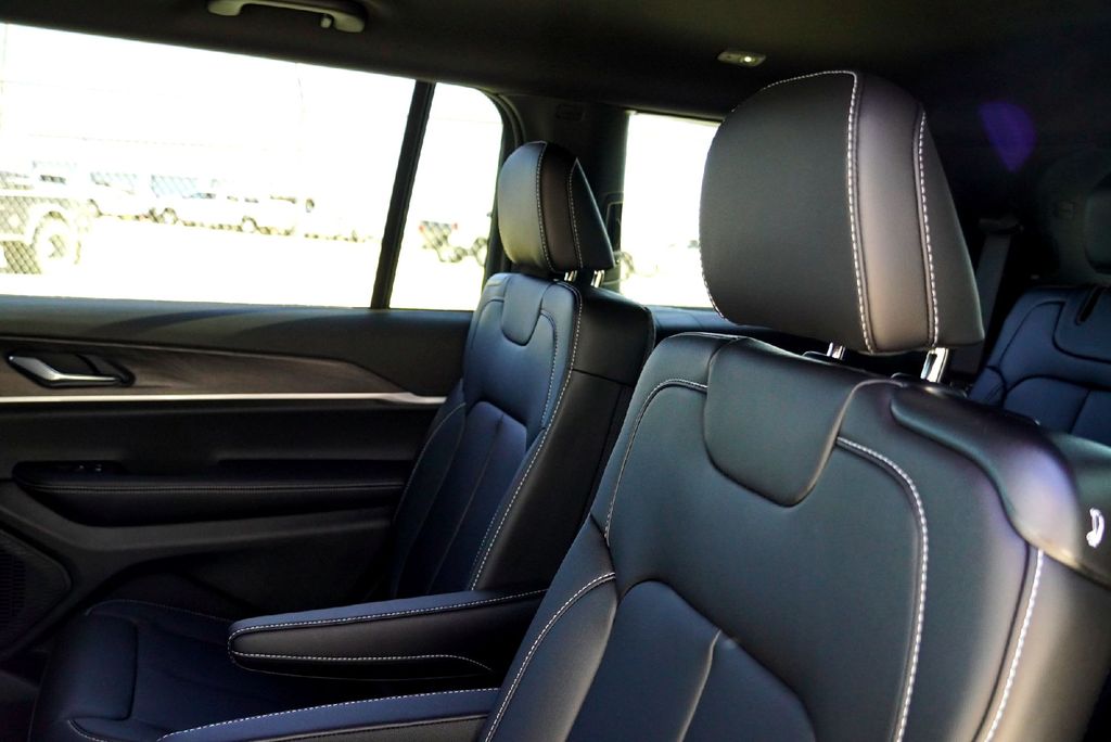 New Car 2025 Jeep Grand Cherokee L  Limited For Sale Under $50,000 In Taylor, Texas