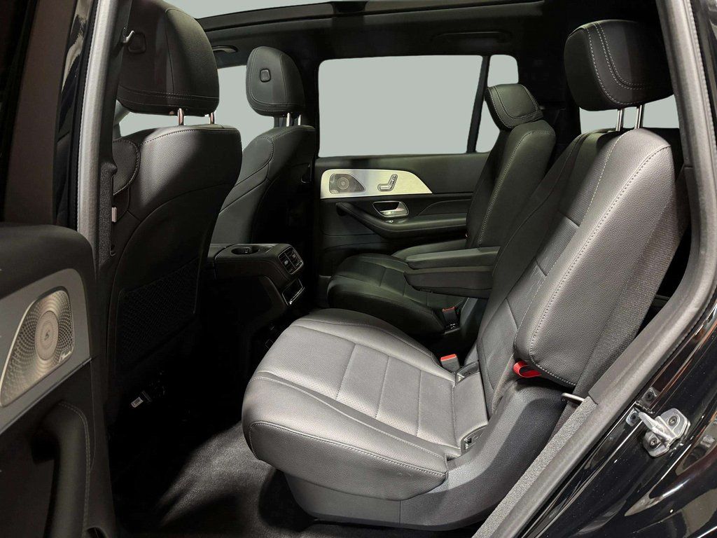 Used 2025 Black Mercedes-Benz GLS 450 image 26