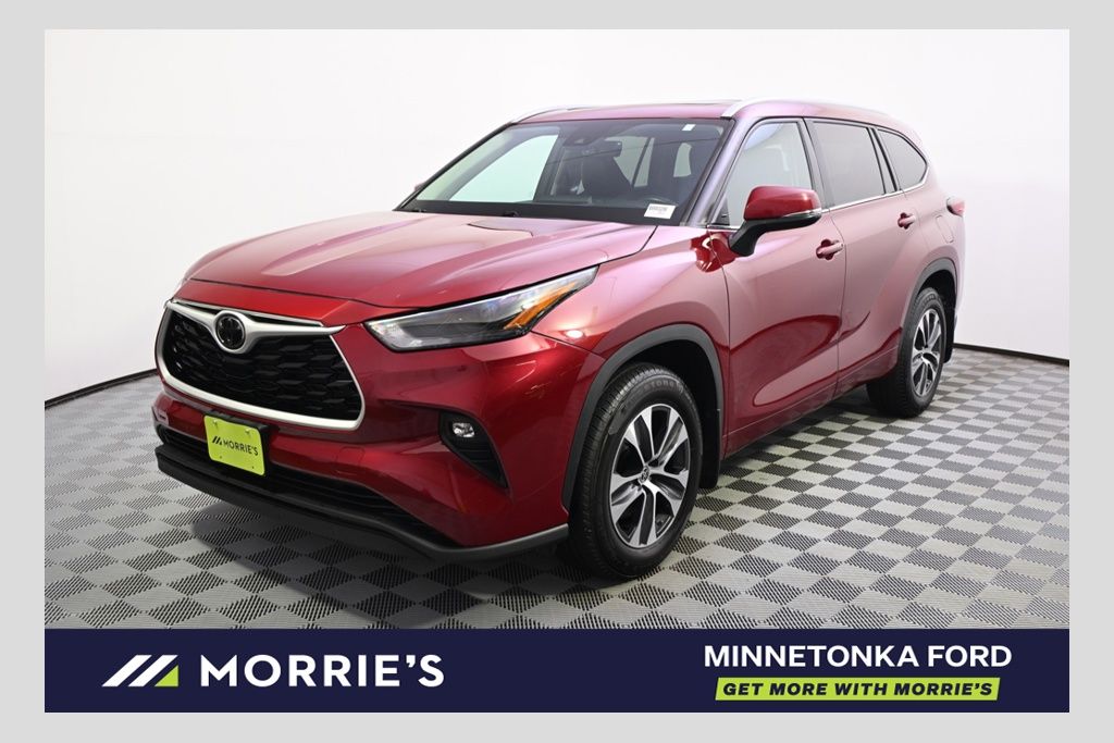 Red (Ruby Flare Pearl) 2022 Toyota Highlander XLE AWD SUV / Crossover All-Wheel Drive 8-Speed Automatic