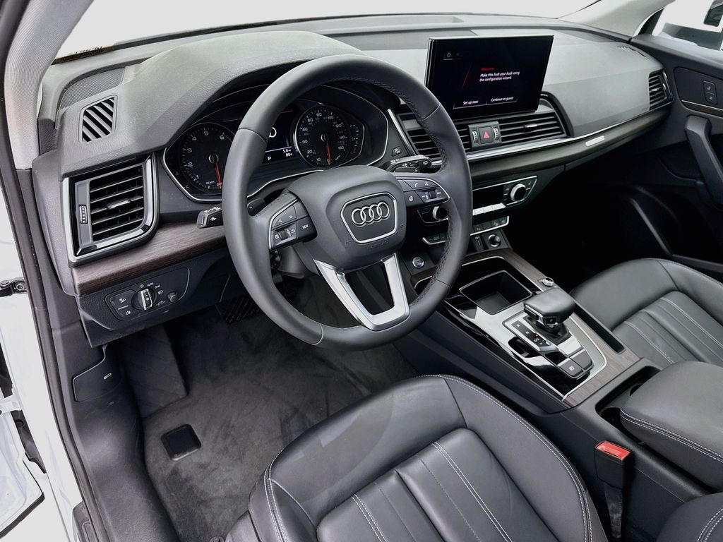 Thumbnail: 2023 Audi Q5 - 9