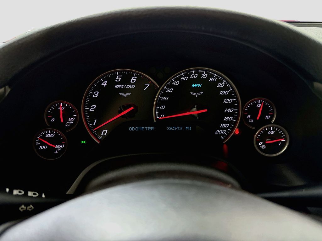 Thumbnail: 2005 Chevrolet Corvette - 28
