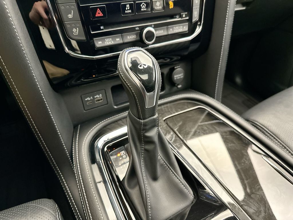 2021 INFINITI QX80 Sensory 13