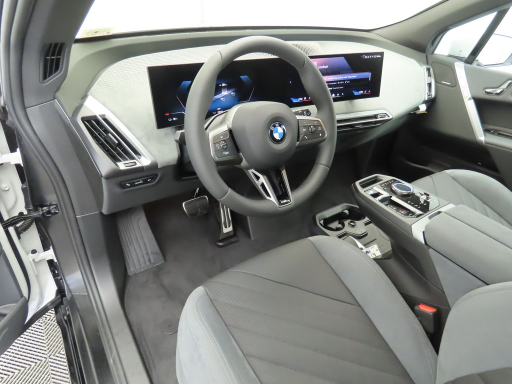 Thumbnail: 2026 BMW iX - 9