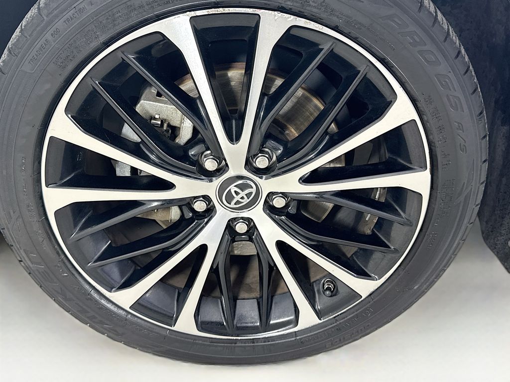 Used Car 2019 Toyota Camry Hybrid  Se For Sale Under $20,000 In Austin, Texas