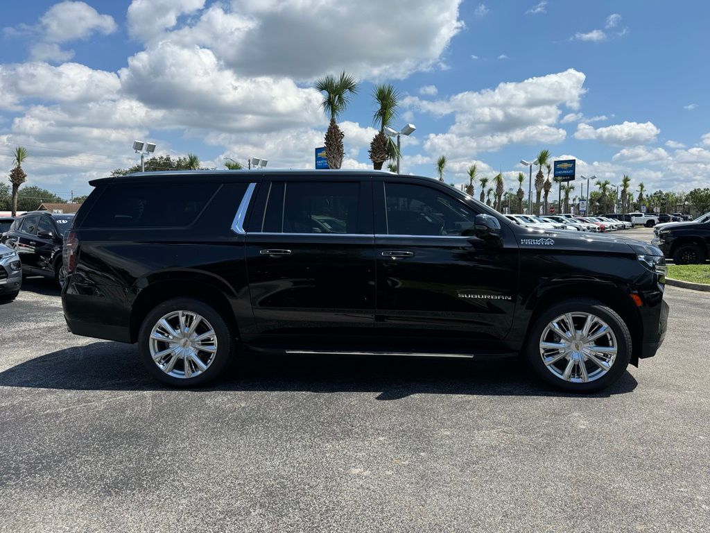 2023 Chevrolet Suburban High Country 9