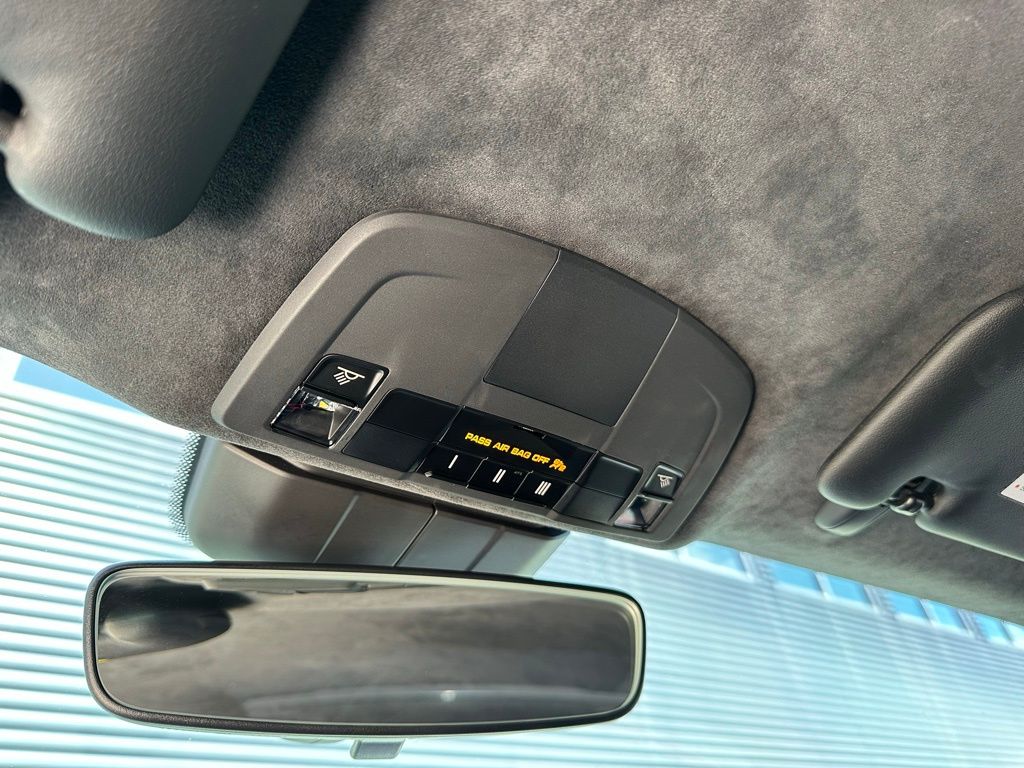 Thumbnail: 2018 Porsche 911 - 21