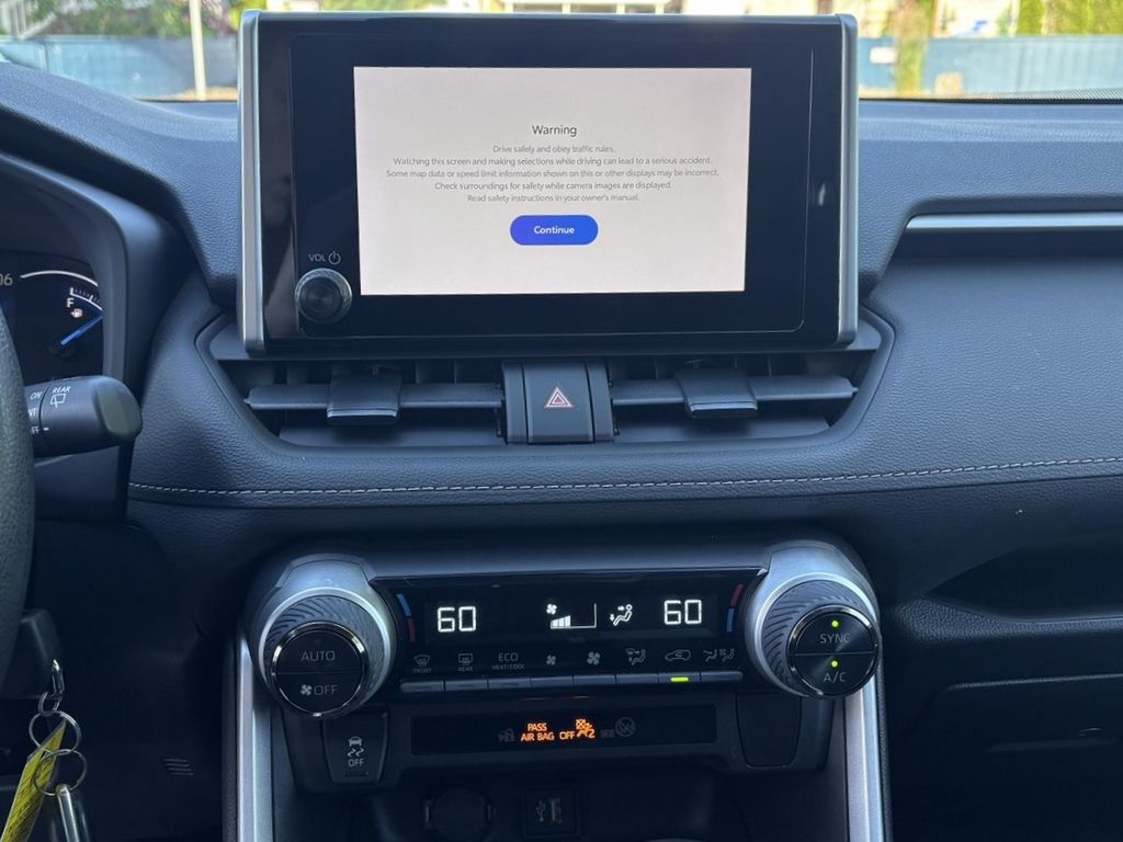 2023 Toyota RAV4 Hybrid LE
