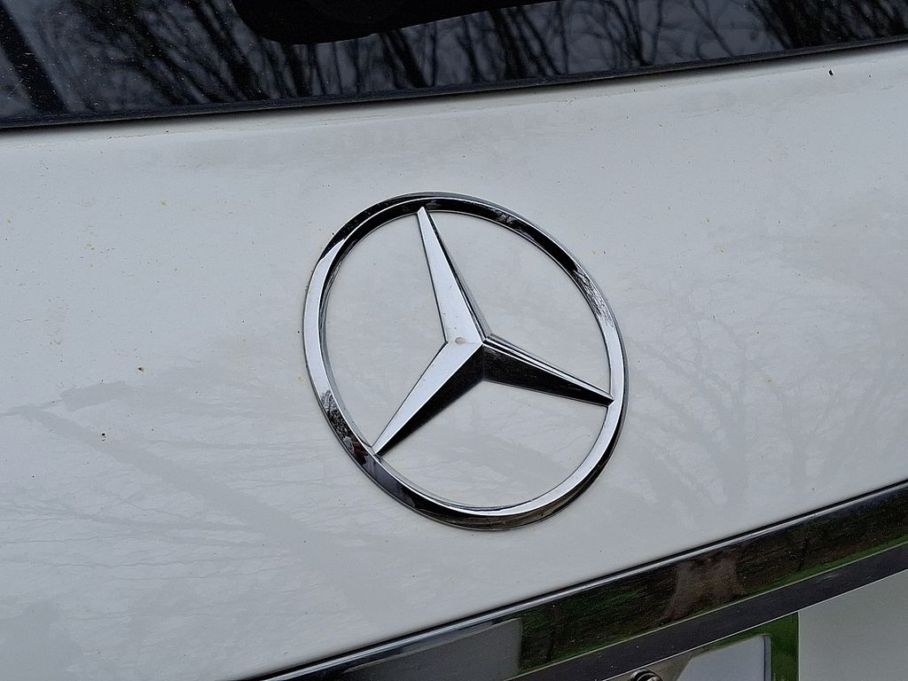 Thumbnail: 2025 Mercedes-Benz GLE - 30
