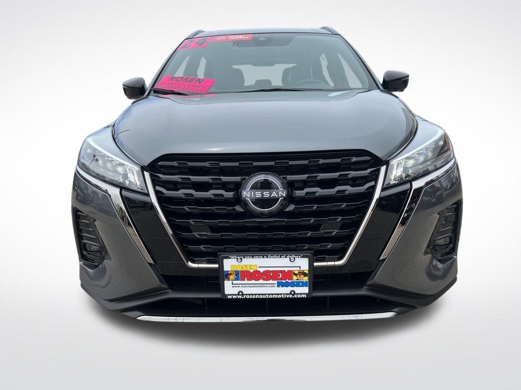 2024 Nissan Kicks SR photo