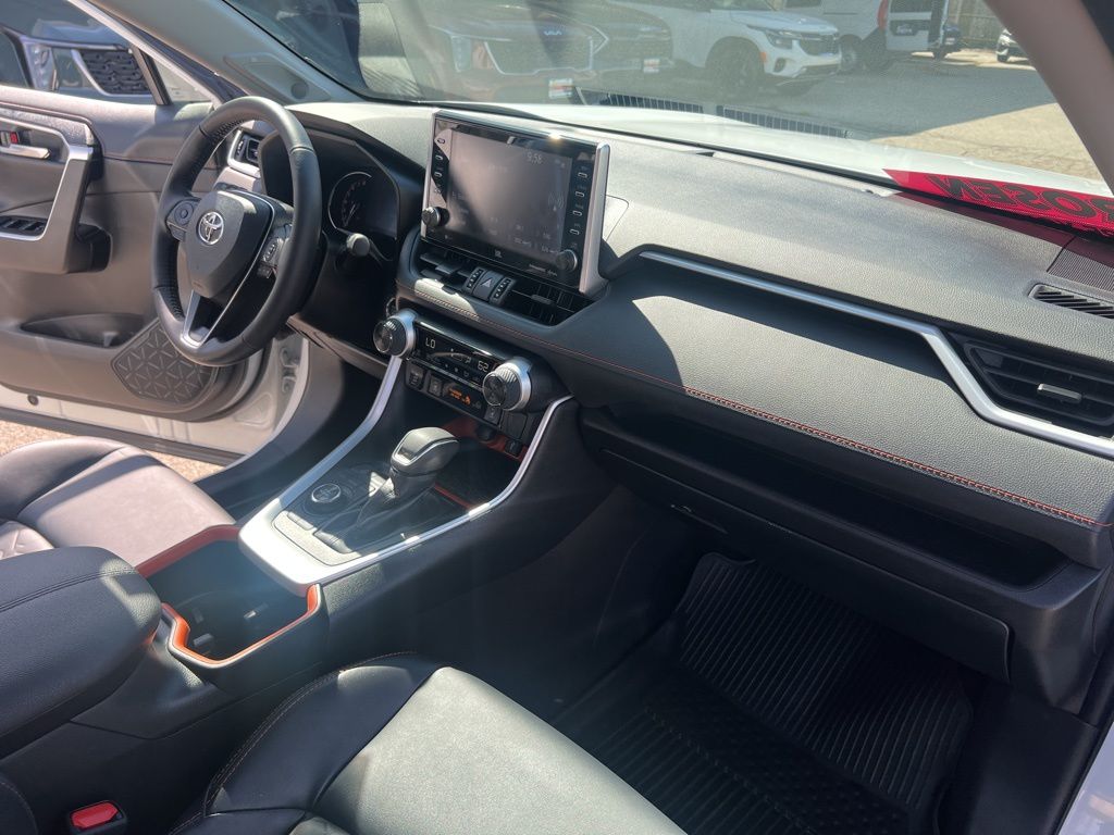 2022 Toyota RAV4 Adventure photo