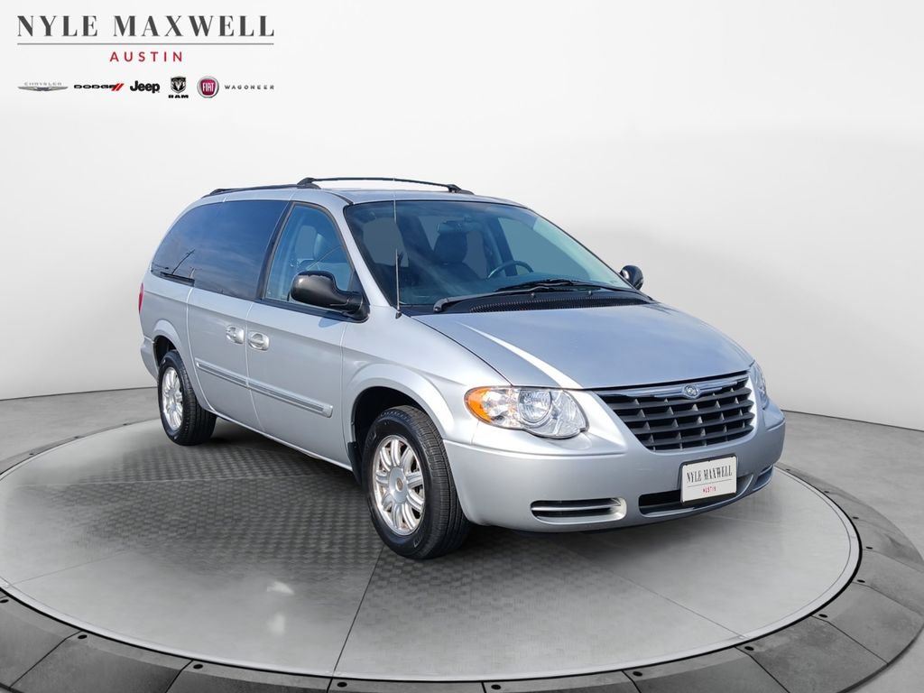 Used Car 2005 Chrysler Town & Country  Touring For Sale Under $10,000 In Austin, Texas