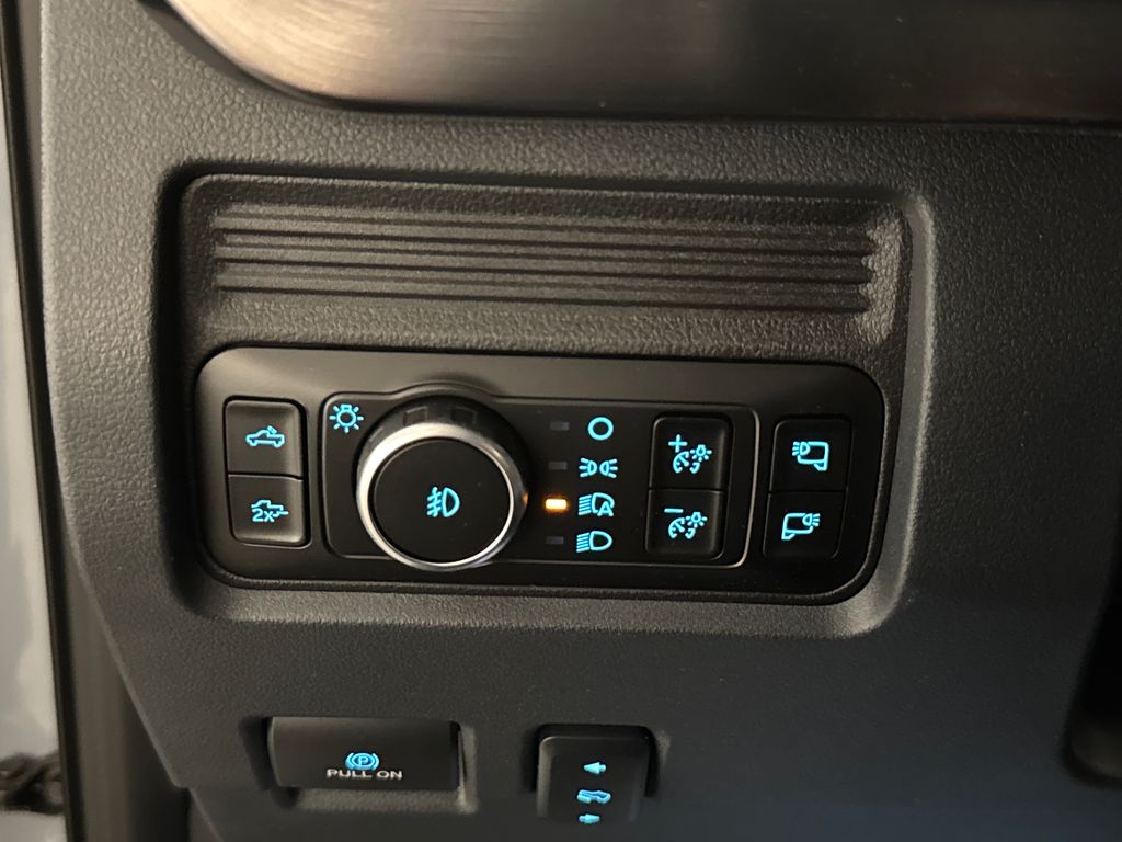 New 2026 Gray Ford Lariat image 28