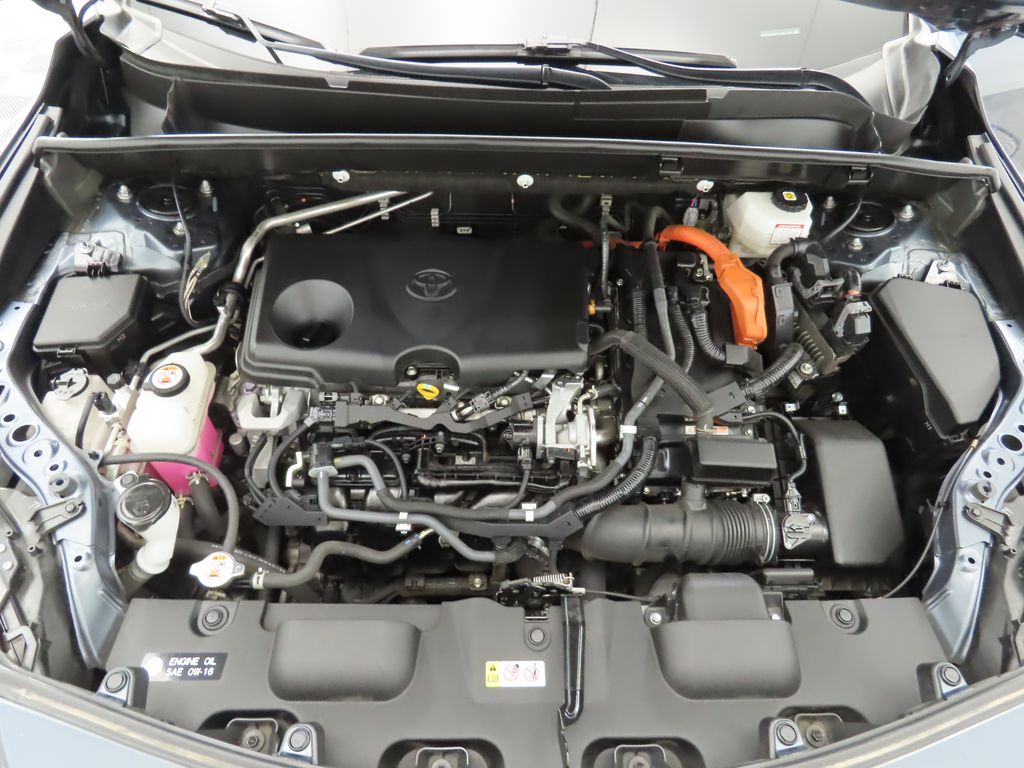 2021 Toyota Venza LE 29