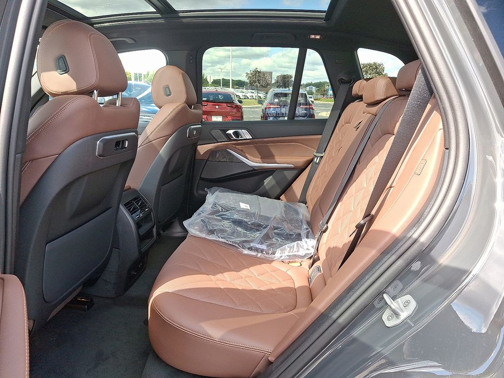 Thumbnail: 2026 BMW X5 - 5