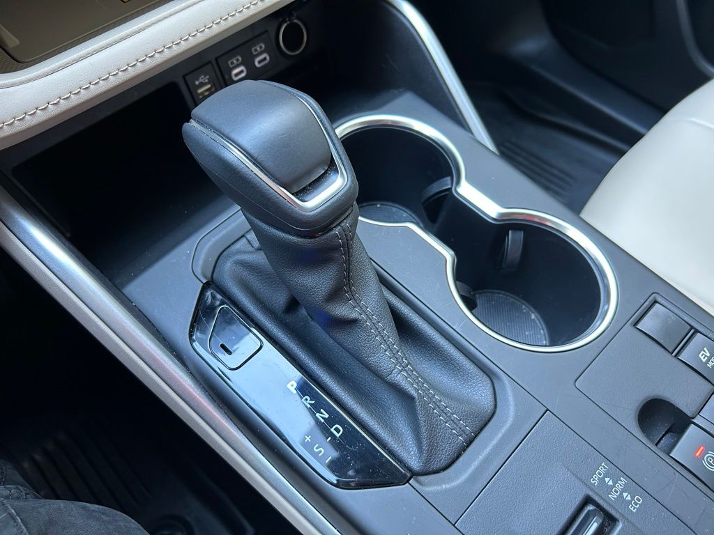 Thumbnail: 2024 Toyota Highlander - 28