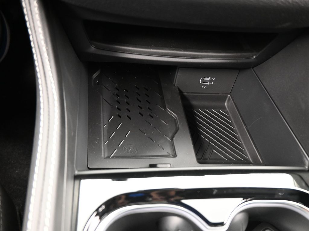 New 2026 Silver Mist Clearcoat Chrysler Limited image 22