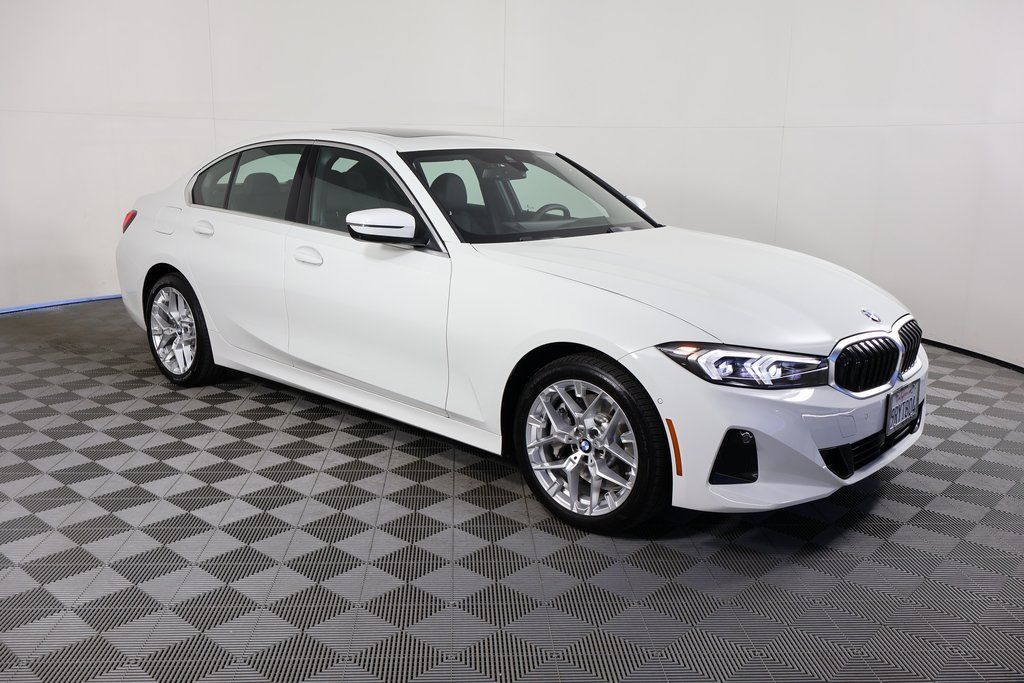 Thumbnail: 2025 BMW 3 Series - 3