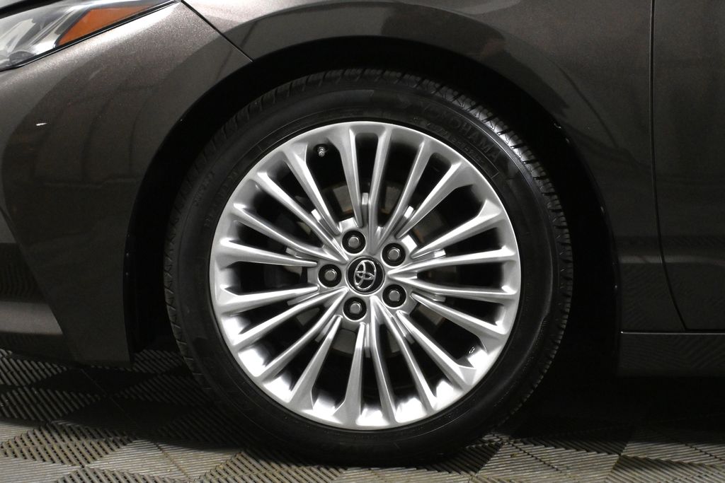 2019 Toyota Avalon Limited 13