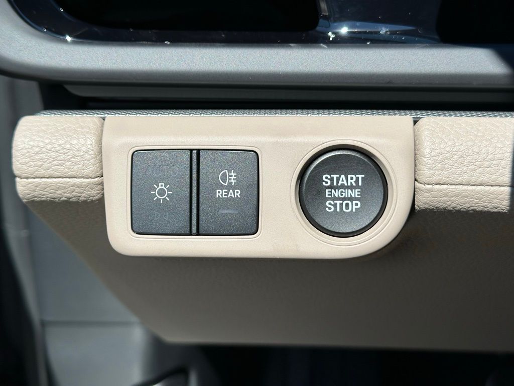 Thumbnail: 2026 Porsche Panamera - 30