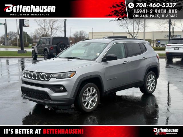 Billet Silver Metallic Clearcoat 2022 Jeep Compass Latitude Lux 4WD SUV / Crossover Four-Wheel Drive 9-Speed Automatic