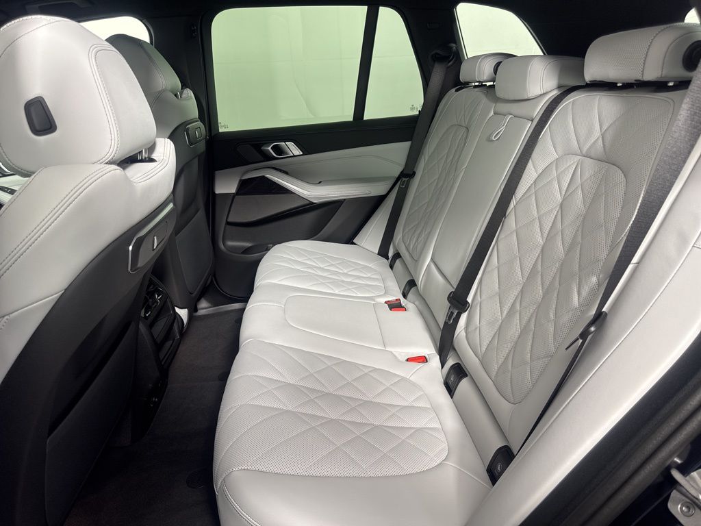 Thumbnail: 2025 BMW X5 - 25