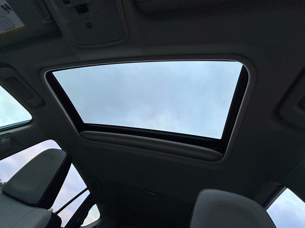Thumbnail: 2018 Toyota RAV4 - 29