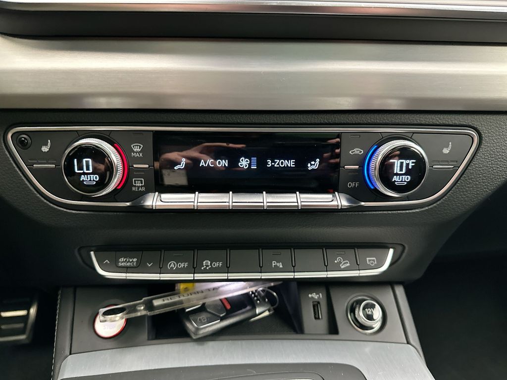Thumbnail: 2020 Audi SQ5 - 13