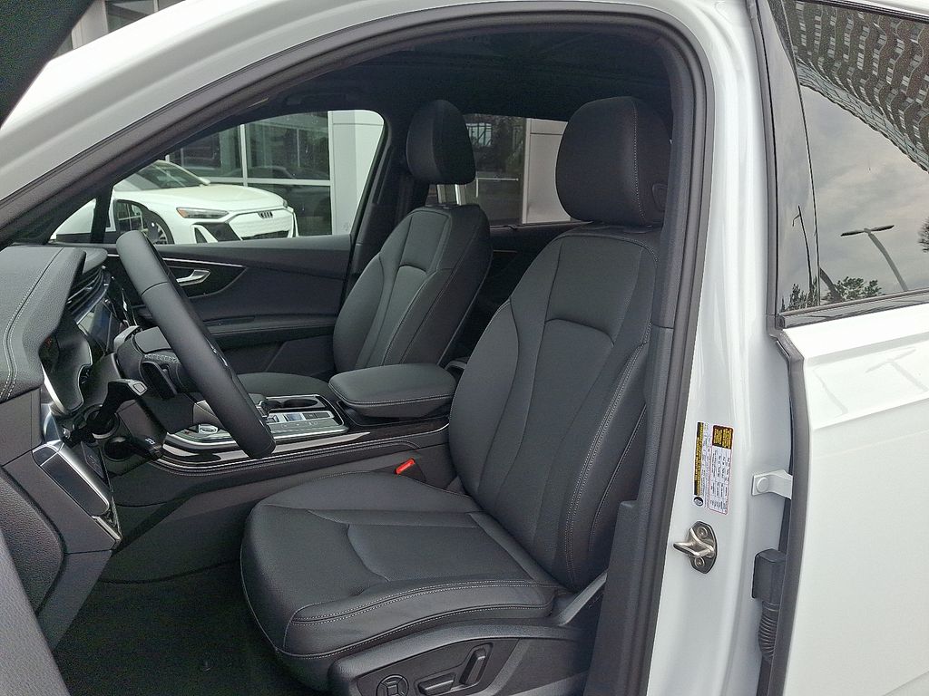 2025 Audi Q7  10