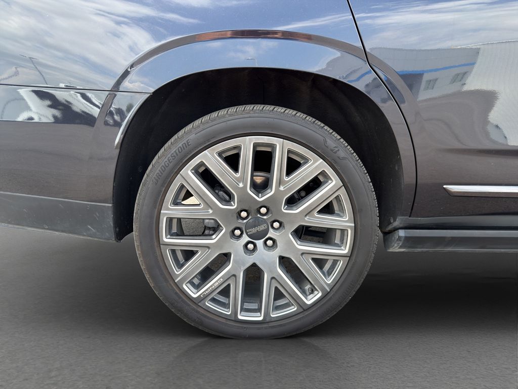 Used 2025 Silver GMC Denali Ultimate image 23