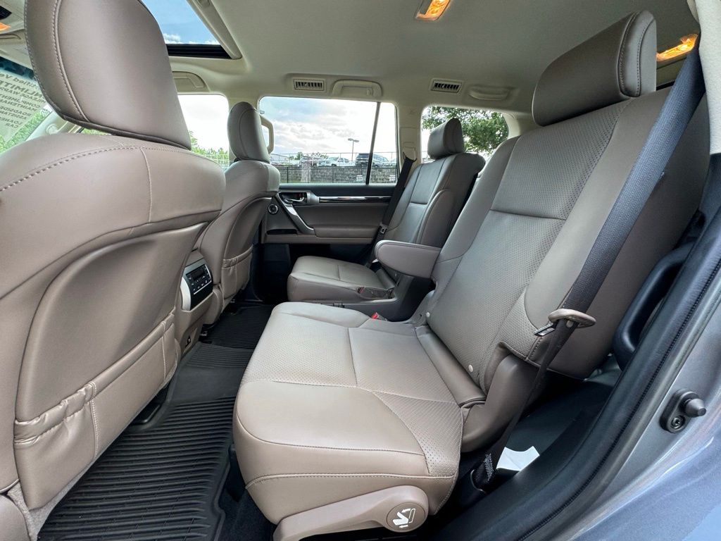 2023 Lexus GX 460 Luxury 19