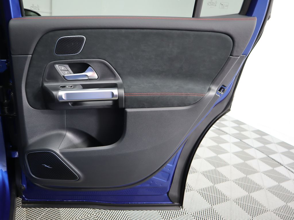 2024 Mercedes-Benz GLB 250 28