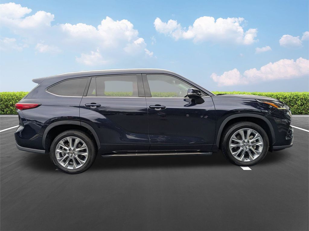Used 2023 Toyota Highlander SUV