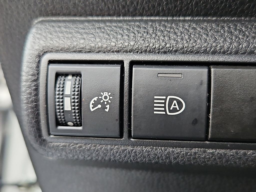 Thumbnail: 2023 Toyota Corolla - 25