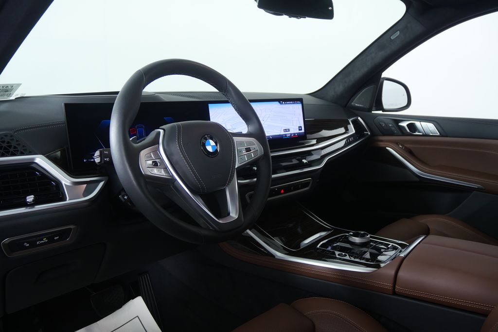 Thumbnail: 2026 BMW X7 - 12