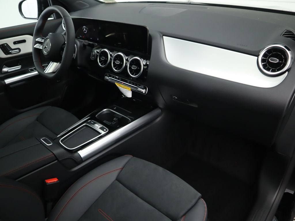 Thumbnail: 2026 Mercedes-Benz GLA - 18