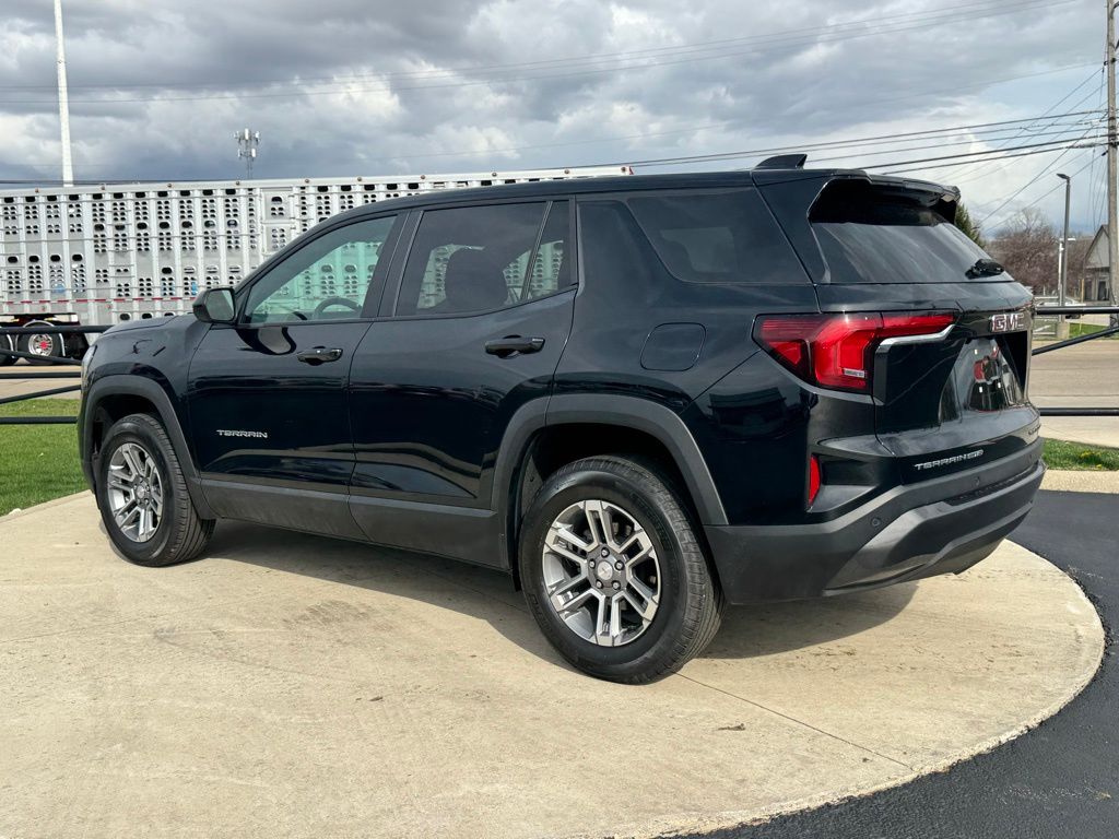 View vehicle photo 7