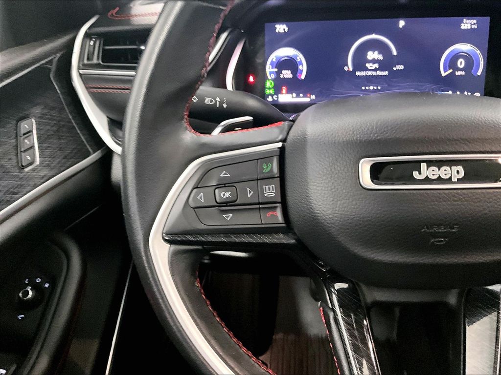 2022 Jeep Grand Cherokee — photo 23