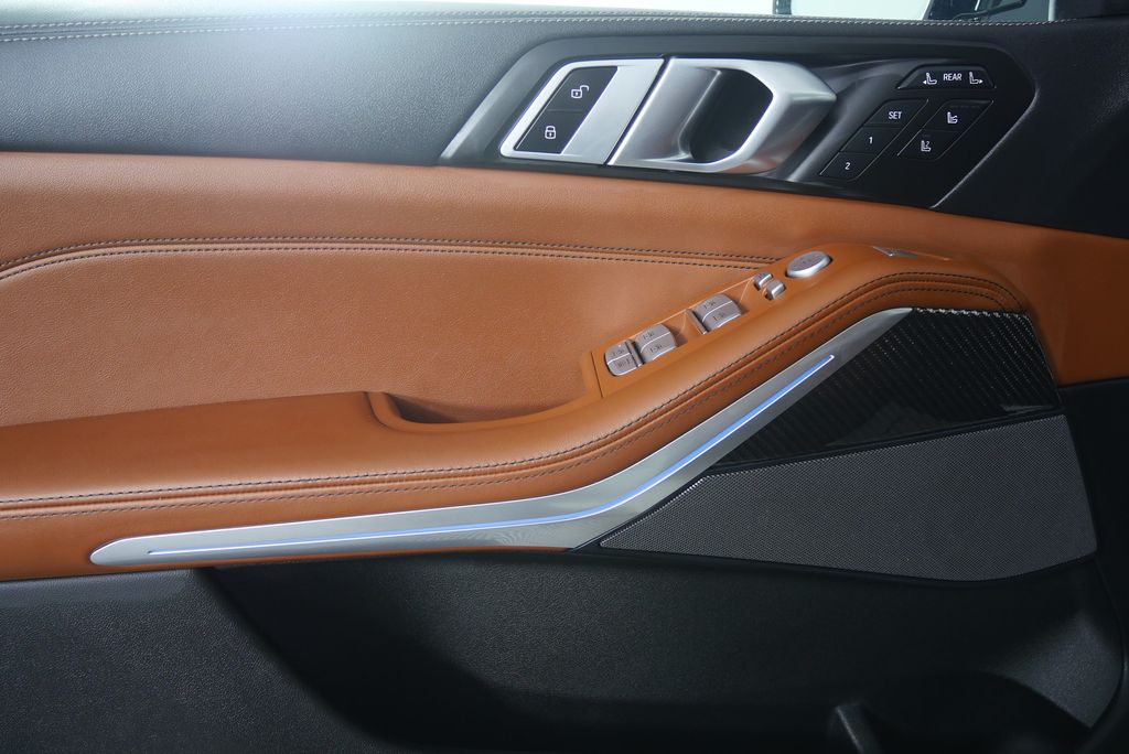 Thumbnail: 2025 BMW X7 - 9