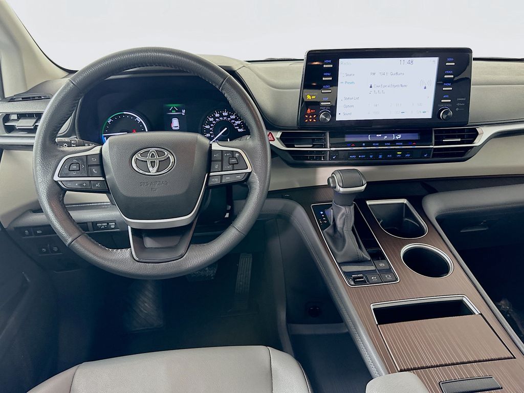 Thumbnail: 2024 Toyota Sienna - 22