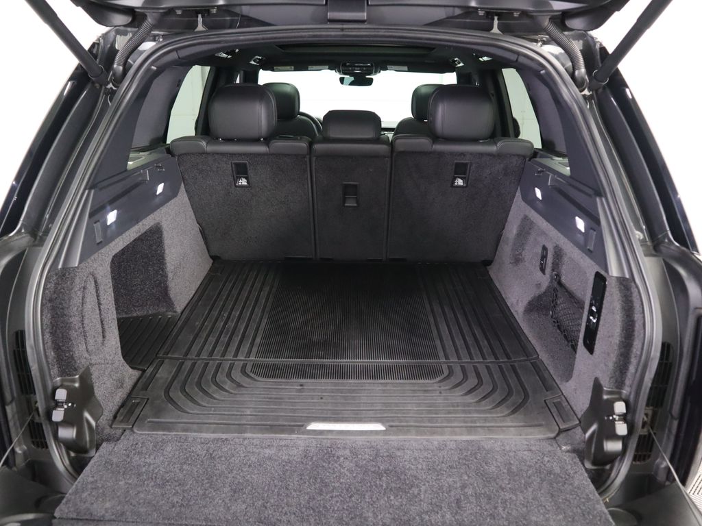 Thumbnail: 2023 Land Rover Range Rover - 29