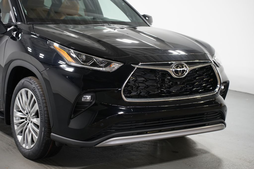 Thumbnail: 2026 Toyota Highlander - 4