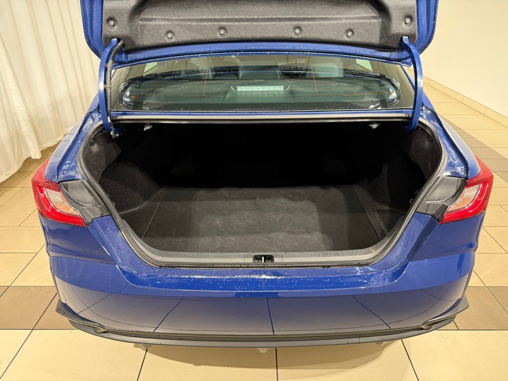 Thumbnail: 2025 Toyota Camry - 11