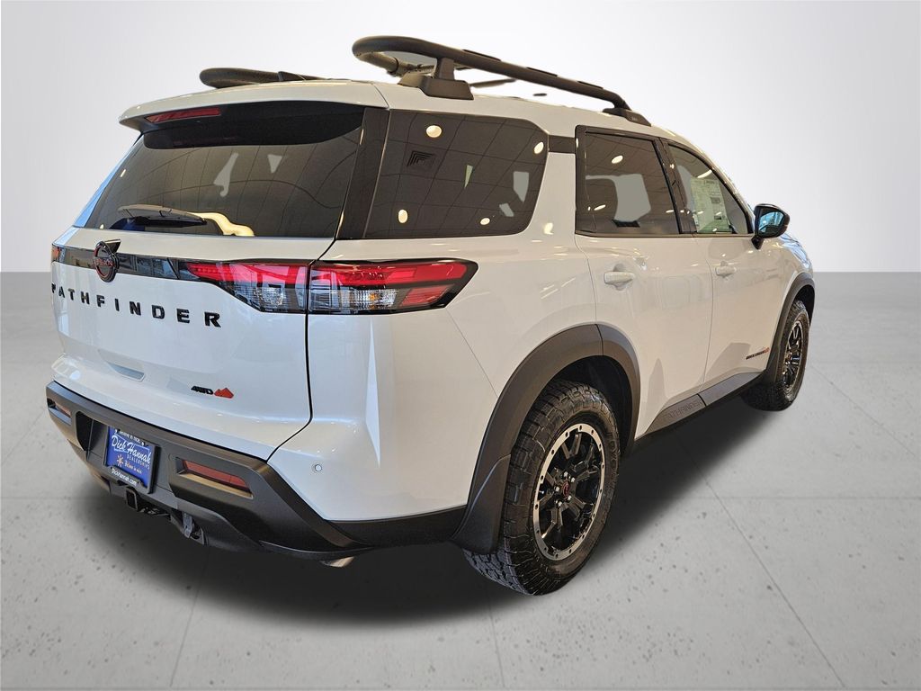 2026 Nissan Pathfinder SV